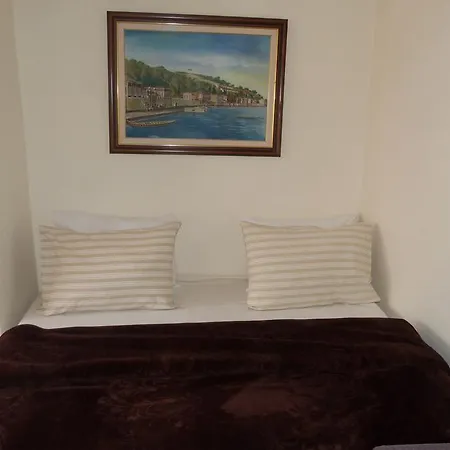 Bed & Breakfast Eagles Budget 3*
